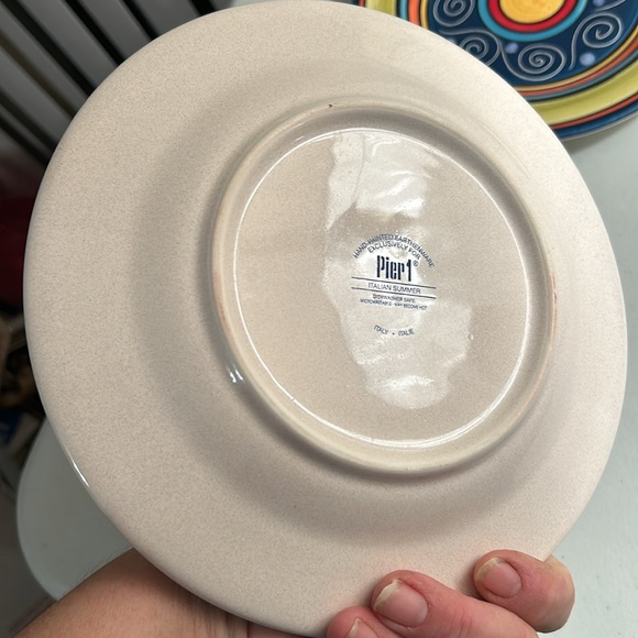 Pier 1 Italian Summer Hand painted Earthenware 9” Plate Made in Italy - Picture 6 of 9